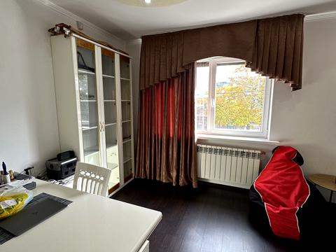 комерційна за адресою Січових Стрільців вул. (Артема), 63