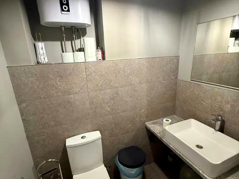 коммерческая по адресу Дмитрия Яворницкого просп. (Карла Маркса), 5