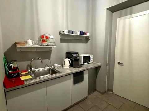 коммерческая по адресу Дмитрия Яворницкого просп. (Карла Маркса), 5