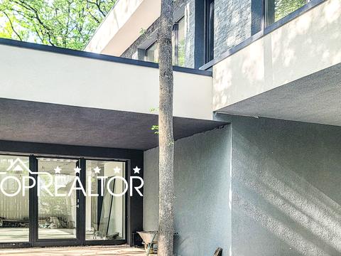 будинок за адресою Лісопарківська вул.