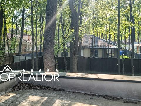 будинок за адресою Лісопарківська вул.