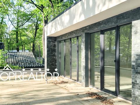 будинок за адресою Лісопарківська вул.