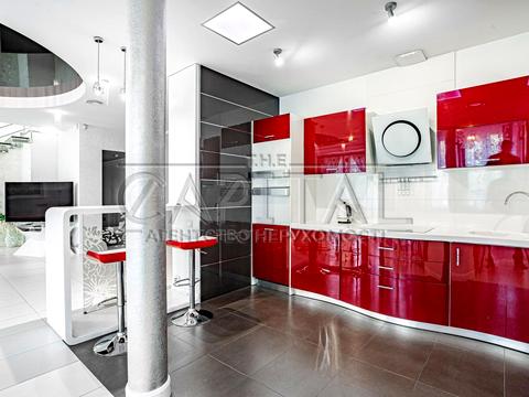 будинок за адресою Гідності вул. (Жертв Революції)