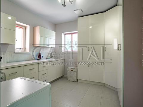 будинок за адресою Гідності вул. (Жертв Революції)