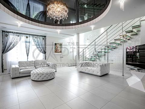 будинок за адресою Гідності вул. (Жертв Революції)