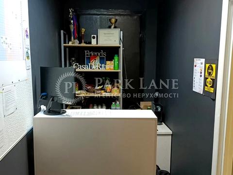 комерційна за адресою Жилянська вул., 5