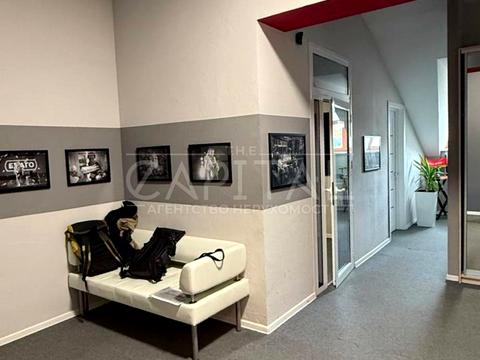 комерційна за адресою Воздвиженська вул., 22