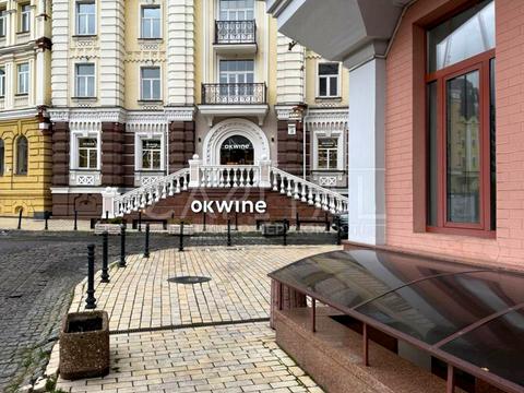 комерційна за адресою Воздвиженська вул., 22