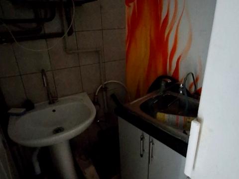 комерційна за адресою Хорватська вул., 12