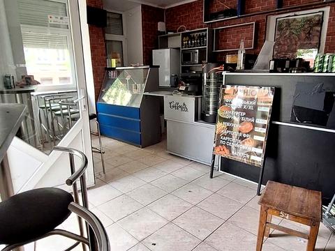 комерційна за адресою Хорватська вул., 12