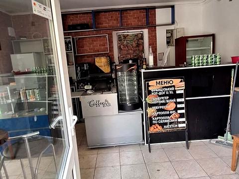 комерційна за адресою Хорватська вул., 12