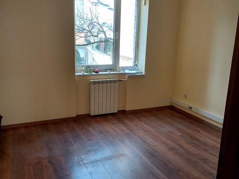 комерційна за адресою Пекарська вул., 7