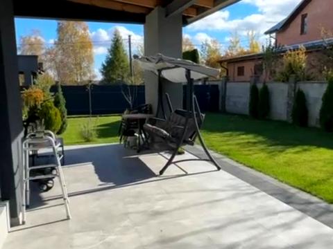 будинок за адресою с. Скнилів, Грушевського, 2е