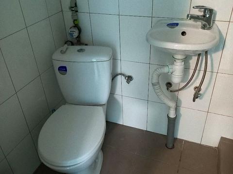 комерційна за адресою Миру просп., 1