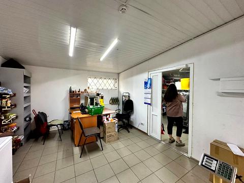 комерційна за адресою Мирона Тарнавського вул., 36