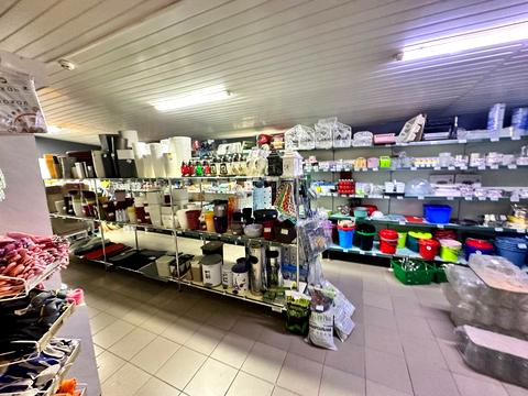 комерційна за адресою Мирона Тарнавського вул., 36