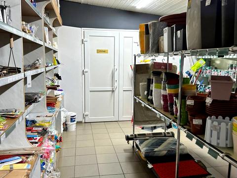 комерційна за адресою Мирона Тарнавського вул., 36