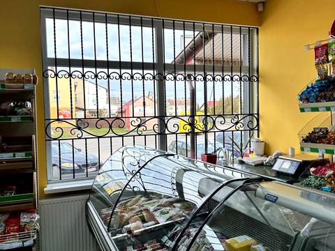 комерційна за адресою Мирона Тарнавського вул., 36