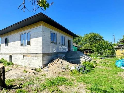 будинок за адресою Вишнева вул.