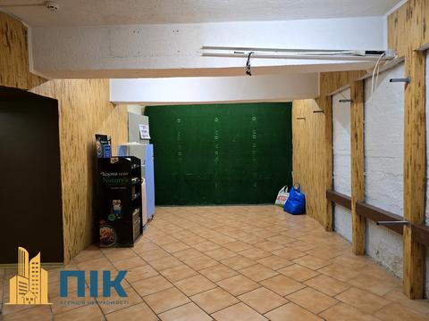 комерційна за адресою Деревлянська вул. (Якіра), 12/42