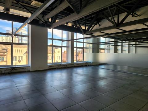 комерційна за адресою Барикадна вул., 9