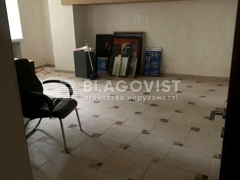 комерційна за адресою Джона Маккейна вул. (Івана Кудрі), 36