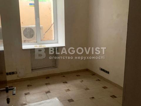 комерційна за адресою Джона Маккейна вул. (Івана Кудрі), 36