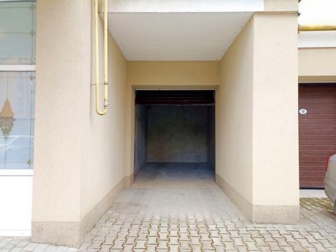 паркомісце за адресою Зарічанська вул., 3/3-А