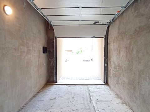 паркомісце за адресою Зарічанська вул., 3/3-А