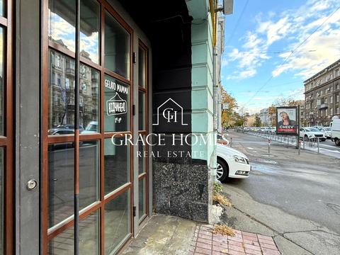 комерційна за адресою Саксаганського вул., 68