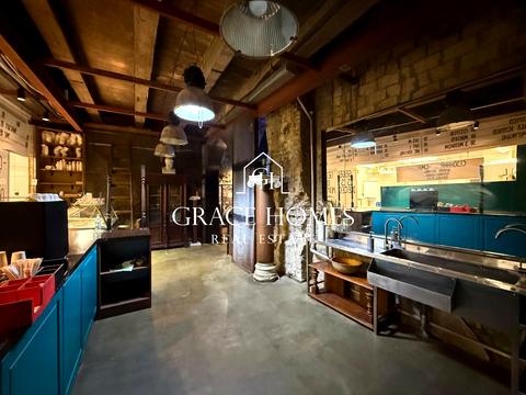 комерційна за адресою Саксаганського вул., 68