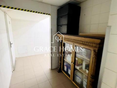 комерційна за адресою Саксаганського вул., 68