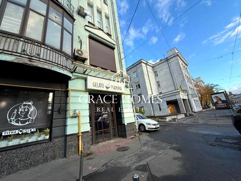 комерційна за адресою Саксаганського вул., 68