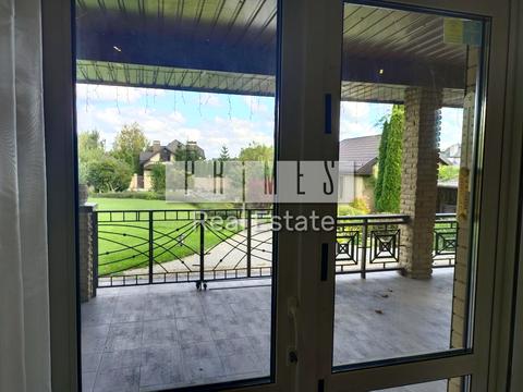 будинок за адресою Вишнева вул.