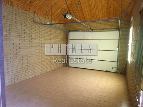 будинок за адресою Вишнева вул.