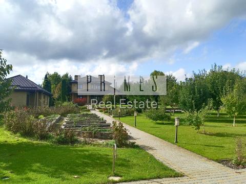 будинок за адресою Вишнева вул.