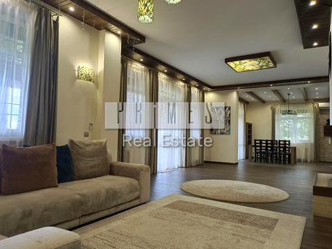 будинок за адресою Вишнева вул.