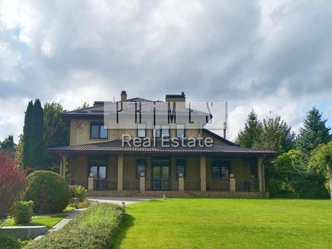 будинок за адресою Вишнева вул.