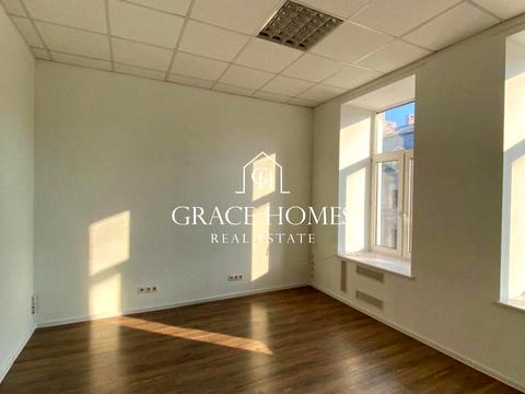 комерційна за адресою Ярославів Вал вул., 38