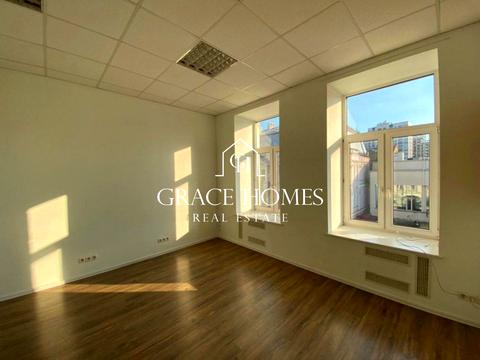 комерційна за адресою Ярославів Вал вул., 38