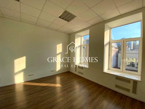 комерційна за адресою Ярославів Вал вул., 38