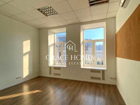 комерційна за адресою Ярославів Вал вул., 38