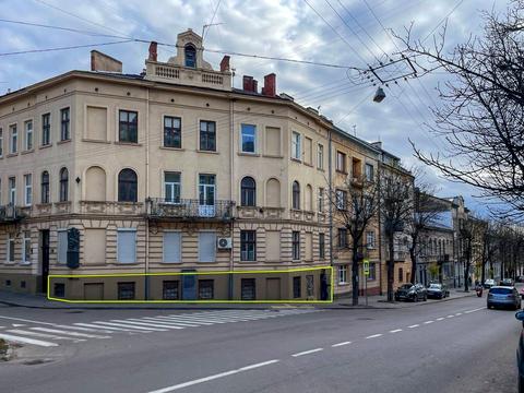 комерційна за адресою Олекси Довбуша вул., 2