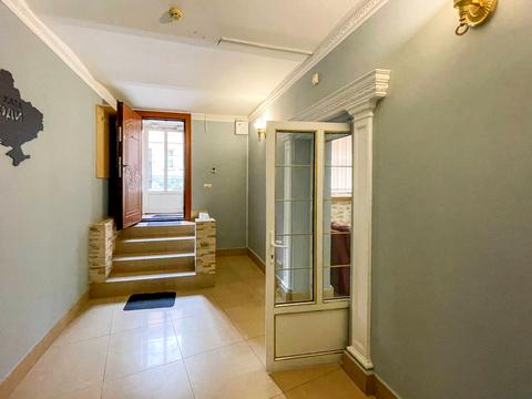 комерційна за адресою Олекси Довбуша вул., 2