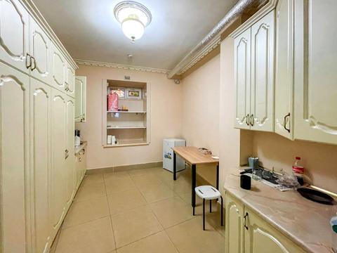 комерційна за адресою Олекси Довбуша вул., 2