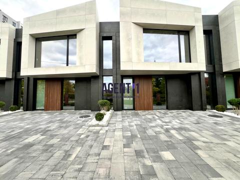 будинок за адресою Освіти вул.