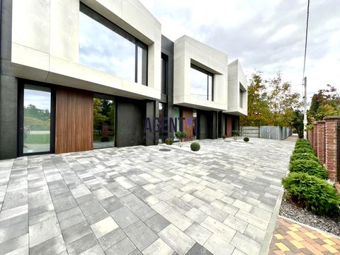 будинок за адресою Освіти вул.