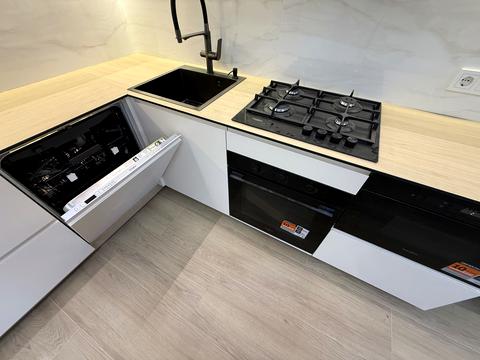 квартира за адресою Щаслива вул., 63