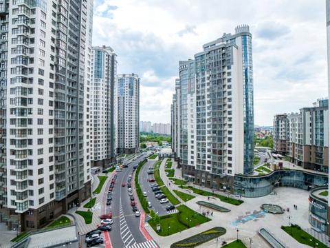 паркомісце за адресою Андрія Верхогляда вул. (Михайла Драгомирова), 9