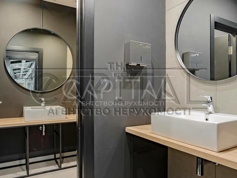 комерційна за адресою Велика Васильківська вул. (Червоноармійська), 55-А